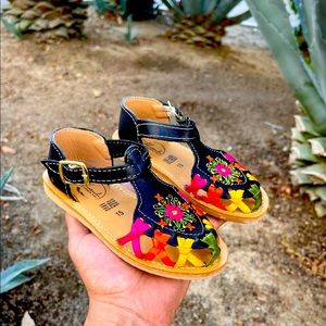 Handmade Baby flower shoe size 4 huaraches